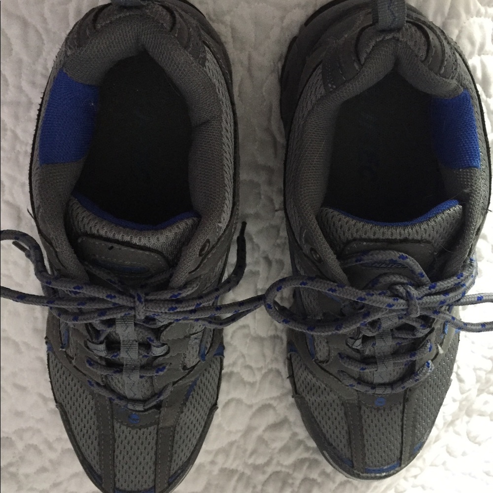 Sneakers - Picture 2 of 2